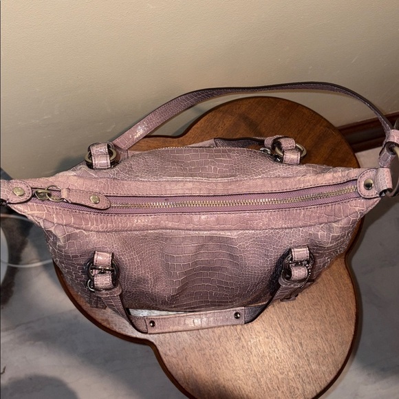 Coach  Alexandra  lavender croc embossed patent leather  shoulder bag  Rare find - Picture 7 of 17